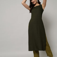 Women Green Kurta Front