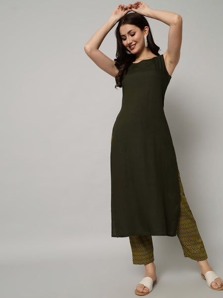 Women Green Kurta Front