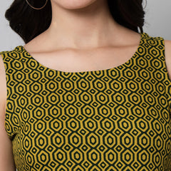 Green Geometric Printed Kurta Close View