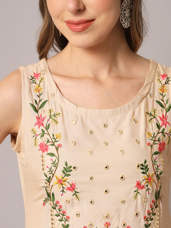 Floral Embroidered Kurta Close View
