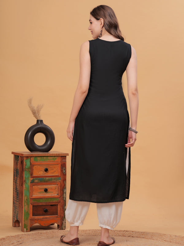 Women Motif Yoke Design Straight Kurta with Patiala