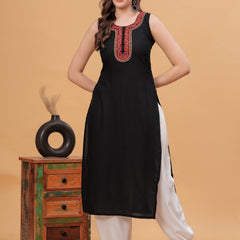 Women Motif Yoke Design Straight Kurta with Patiala
