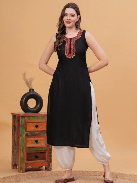 Women Motif Yoke Design Straight Kurta with Patiala