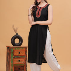 Women Motif Yoke Design Straight Kurta with Patiala