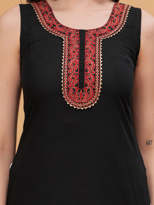 Women Motif Yoke Design Straight Kurta with Patiala