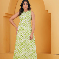 Women Dyed Regular Kurta with Palazzos
