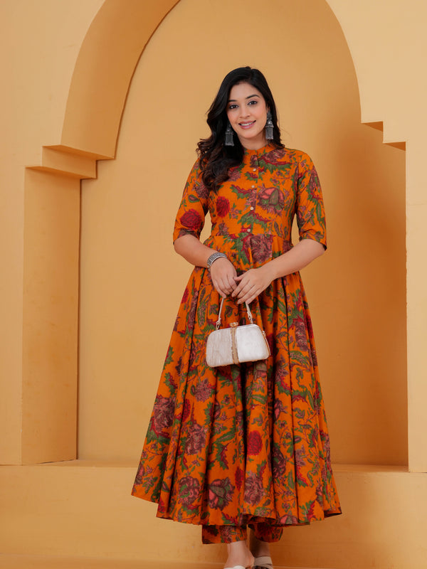 Anarkali kurta for women with floral pattern
