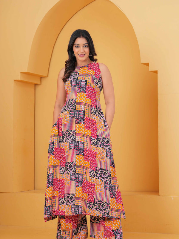 Women Printed Regular Kurta with Palazzos