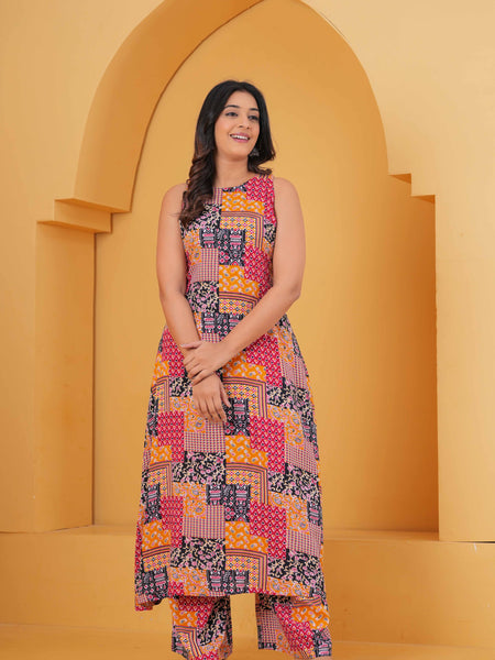 Women Printed Regular Kurta with Palazzos