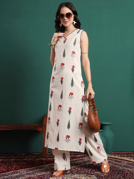 Women Floral Printed Kurta with Trousers