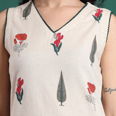 Women Floral Printed Kurta with Trousers