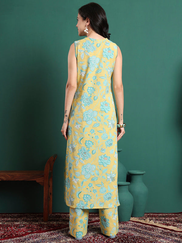 Women Floral Printed Kurta with Trousers