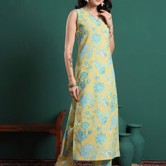 Women Floral Printed Kurta with Trousers