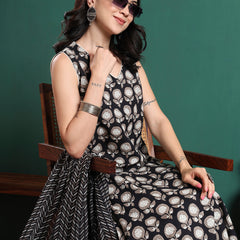Floral Printed V-Neck Pure Cotton Kurta With Trousers & Dupatta
