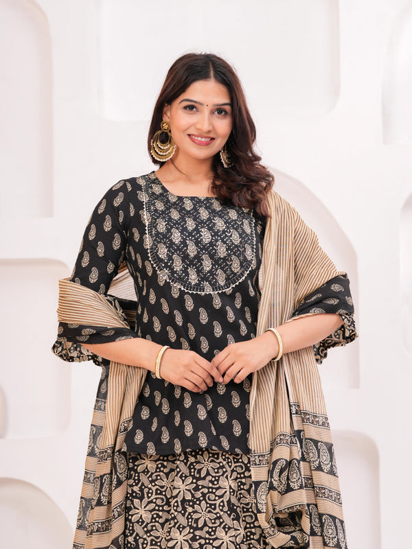 Women Paisley Printed Cotton Kurti with Skirt & Dupatta