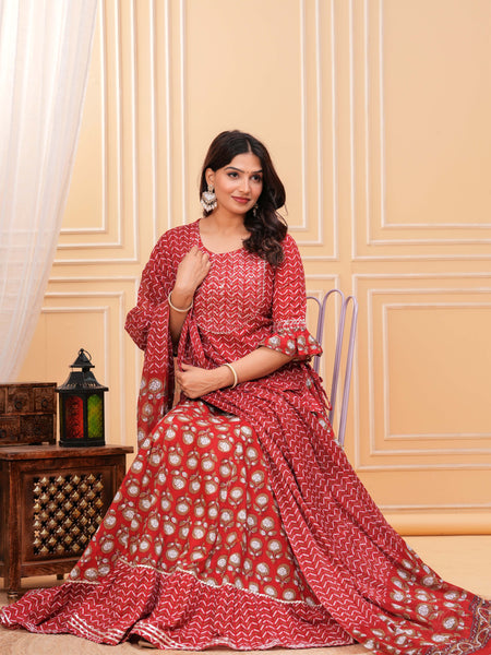 Women Floral Printed Regular Pure Cotton Kurti with Skirt & Dupatta